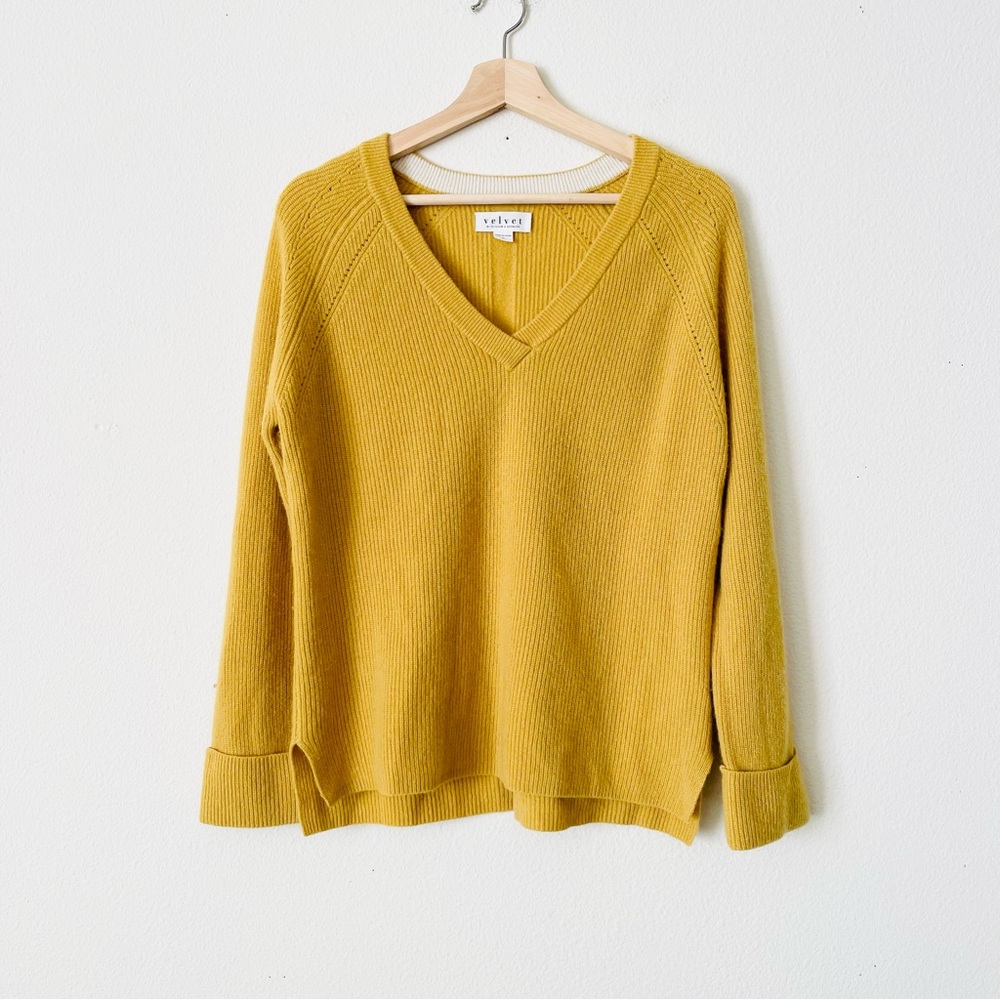 Velvet by Graham & Spencer SMALL 100% cashmere gold long sleeve knit sweater